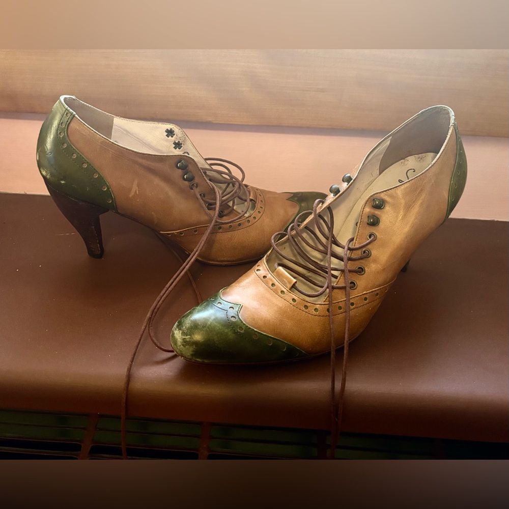 RARE Fluevog Teapots Chamomile Women's Lace-Up Heels